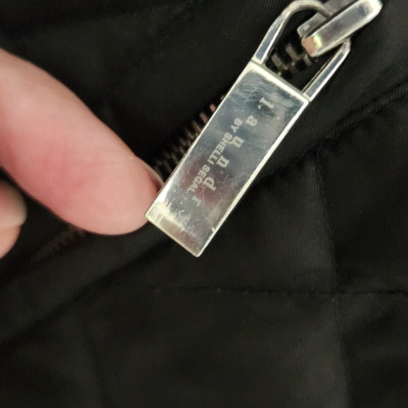 Women's Black Quilted Jacket - Picture 5 of 6